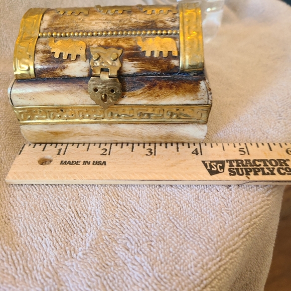 Vintage Bone and Brass Elephant Trinket Box - Picture 7 of 7